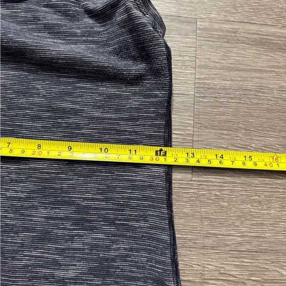 Lululemon Athletica Women's Black Racerback Tank Top Size 2 - Picture 7 of 9